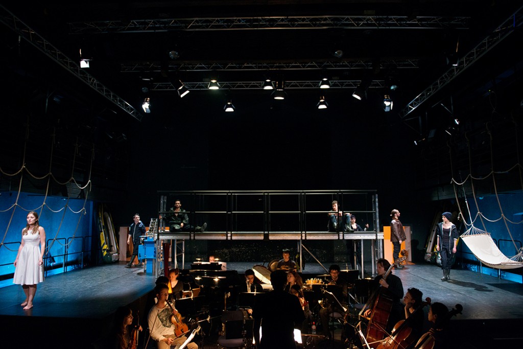 STARBUCK von Wolfgang Tacke (Pina Bausch Theater 2014) Mit: Musiktheater-Ensemble und Orchester der Folkwang Universität der Künste. Foto: Heike Kandalowski.